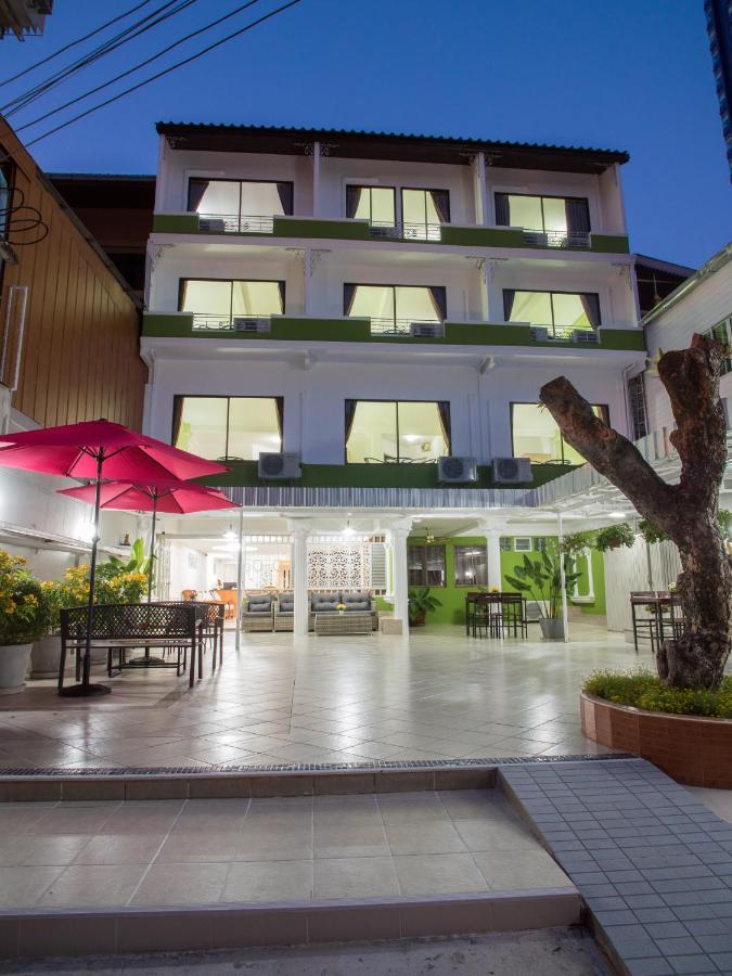 Tj Guesthouse Pattaya Exterior foto